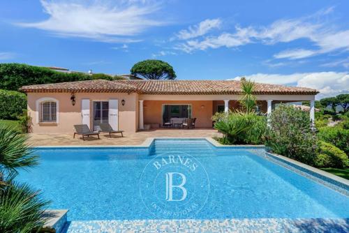SAINTE-MAXIME - VILLA PROVENÇALE DE PLAIN-PIED - VUE MER - DOMAINE PRIVÉ