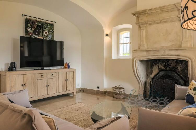 Maison de maitre du XIXè siècle avec domaine viticole bio dans le Golfe de Saint-Tropez