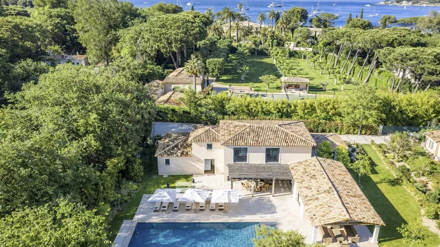 Propriété neuve à pieds de la plage des Salins et du centre de Saint-Tropez