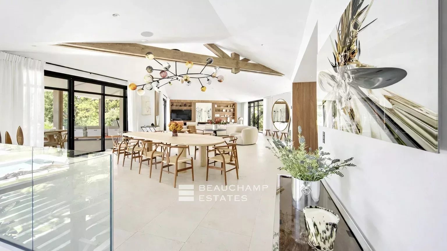 Villa contemporaine ultra luxueuse dans le prestigieux domaine des Parcs de Saint-Tropez.
