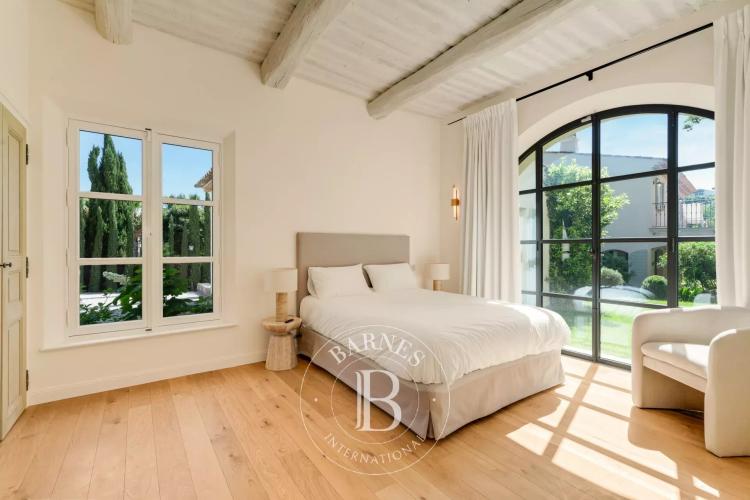 SAINT-TROPEZ – VILLAGE À PIED – PROPRIÉTÉ DE DEUX VILLAS