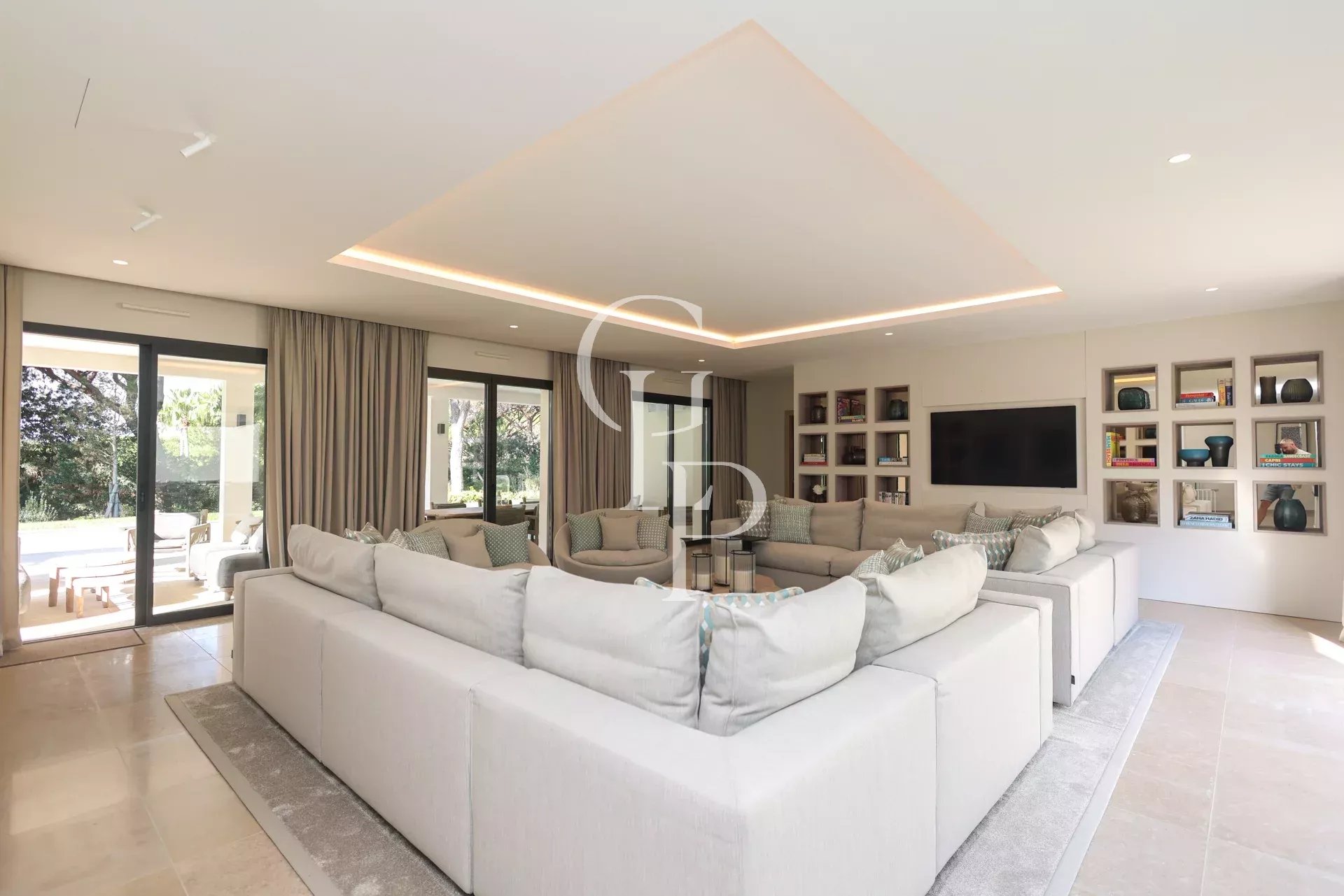 VILLA LUCY