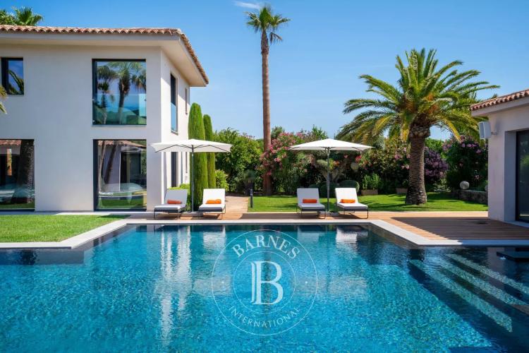 SAINT-TROPEZ - LUXUEUSE VILLA NEUVE - 7 CHAMBRES