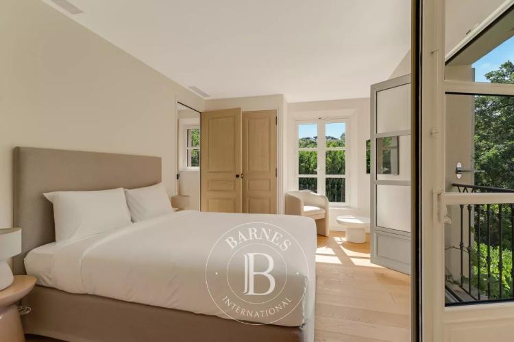 SAINT-TROPEZ – VILLAGE À PIED – PROPRIÉTÉ DE DEUX VILLAS