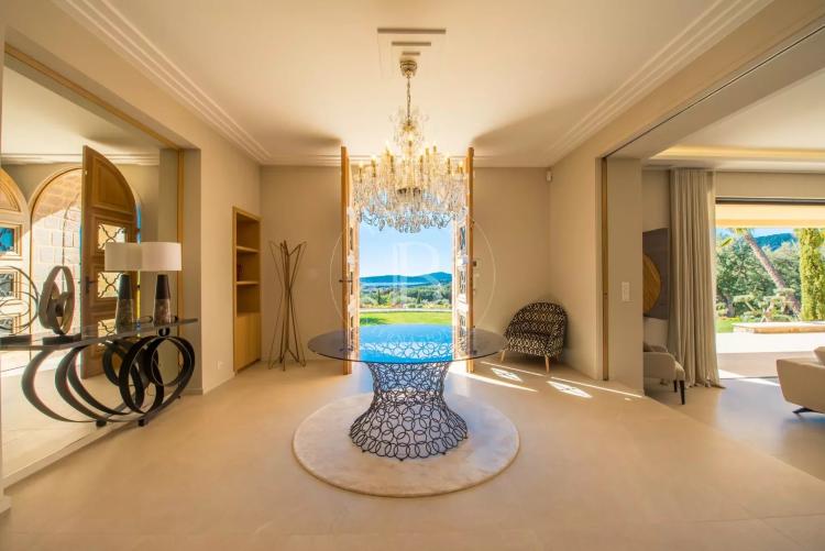 SAINTE-MAXIME - GOLFE DE SAINT-TROPEZ  - PROPRIÉTÉ UNIQUE - 2 PISCINES - 4.8 HECTARES