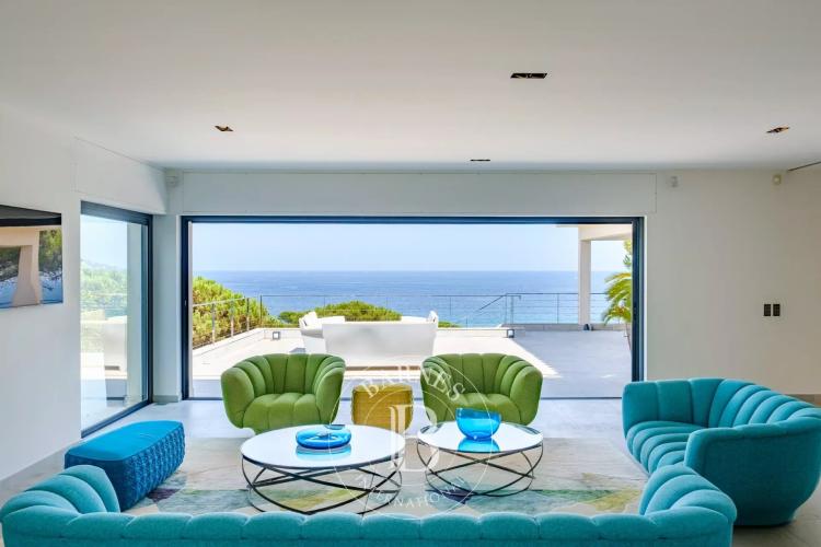 SAINTE-MAXIME  -VILLA MODERNE - VUE MER ET PROCHE PLAGE