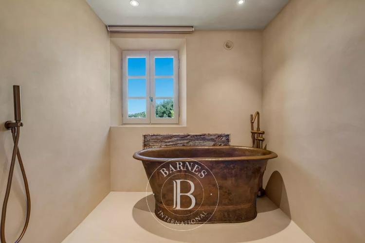 LOCATION SAISONNIERE - Villa Grimaud - Vue dégagée