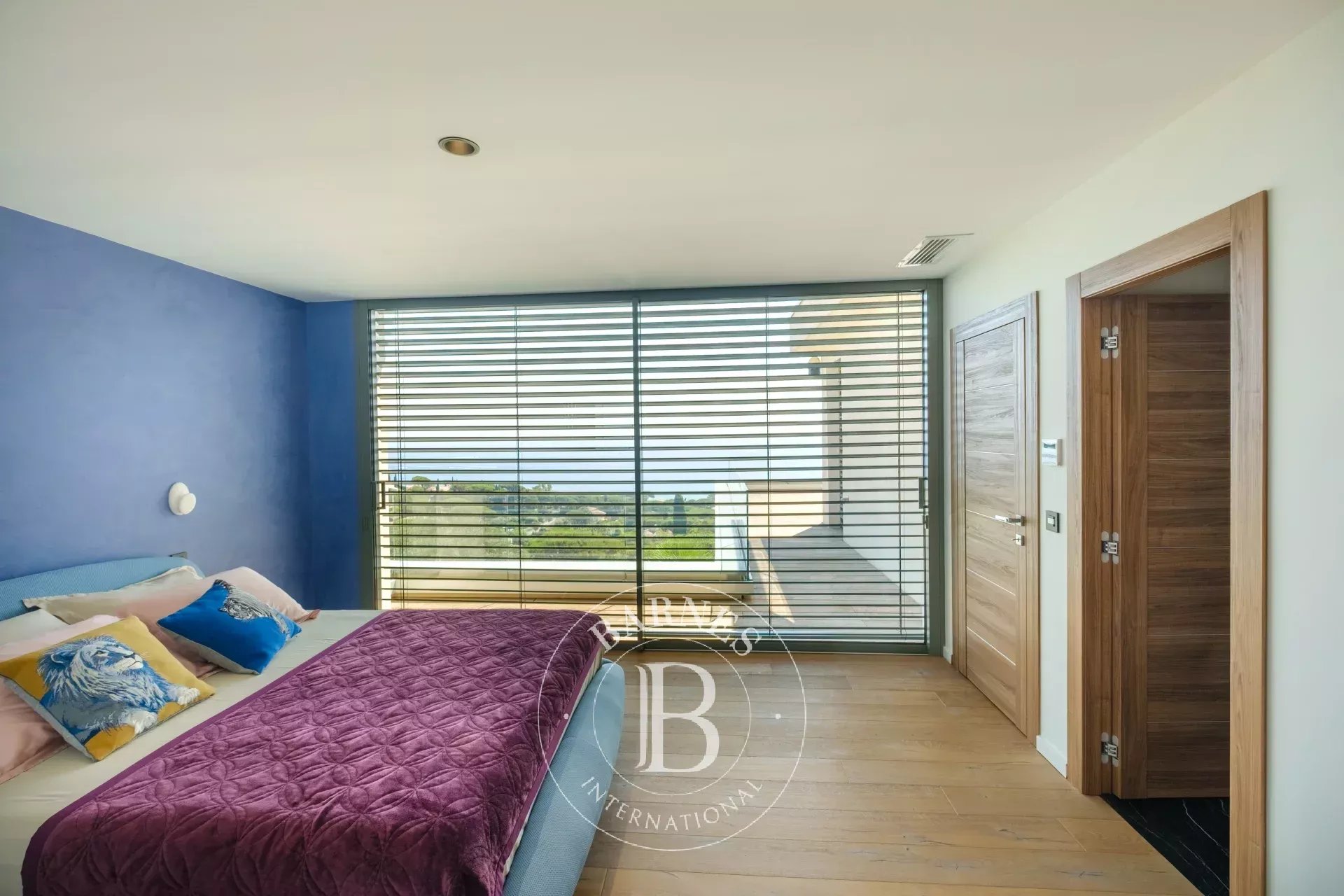 EXCLUSIVITÉ - SAINTE-MAXIME –DOMAINE PRIVÉ - VILLA CONTEMPORAINE - VUE MER