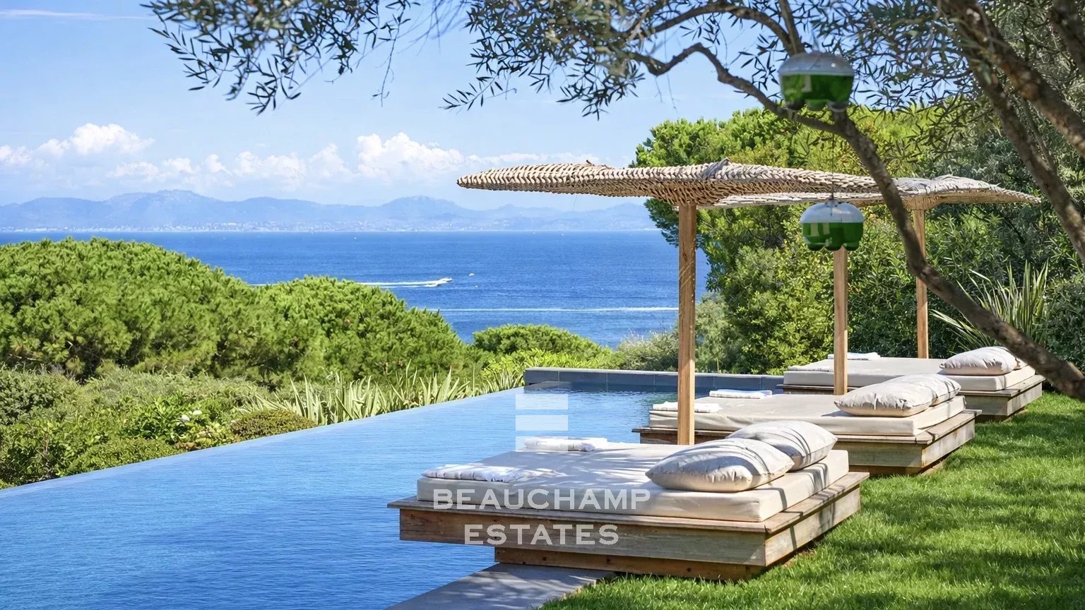 Saint-Tropez Les parcs - Propriété prestigieuse avec accès direct à la mer