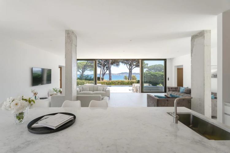 Villa vue mer panoramique à vendre à pied des plages
