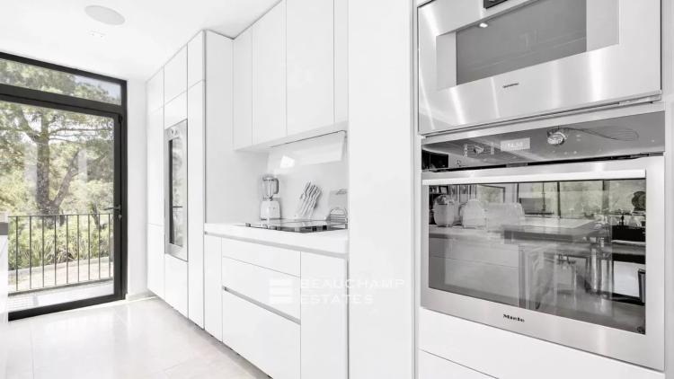Villa contemporaine intimiste de luxe à pieds des plages de Pampelonne
