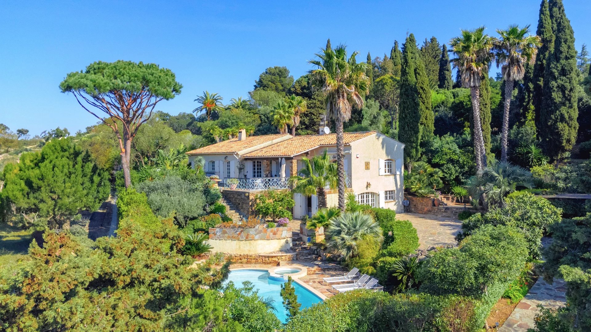 Villa vue mer proche centre et plage La Croix-Valmer