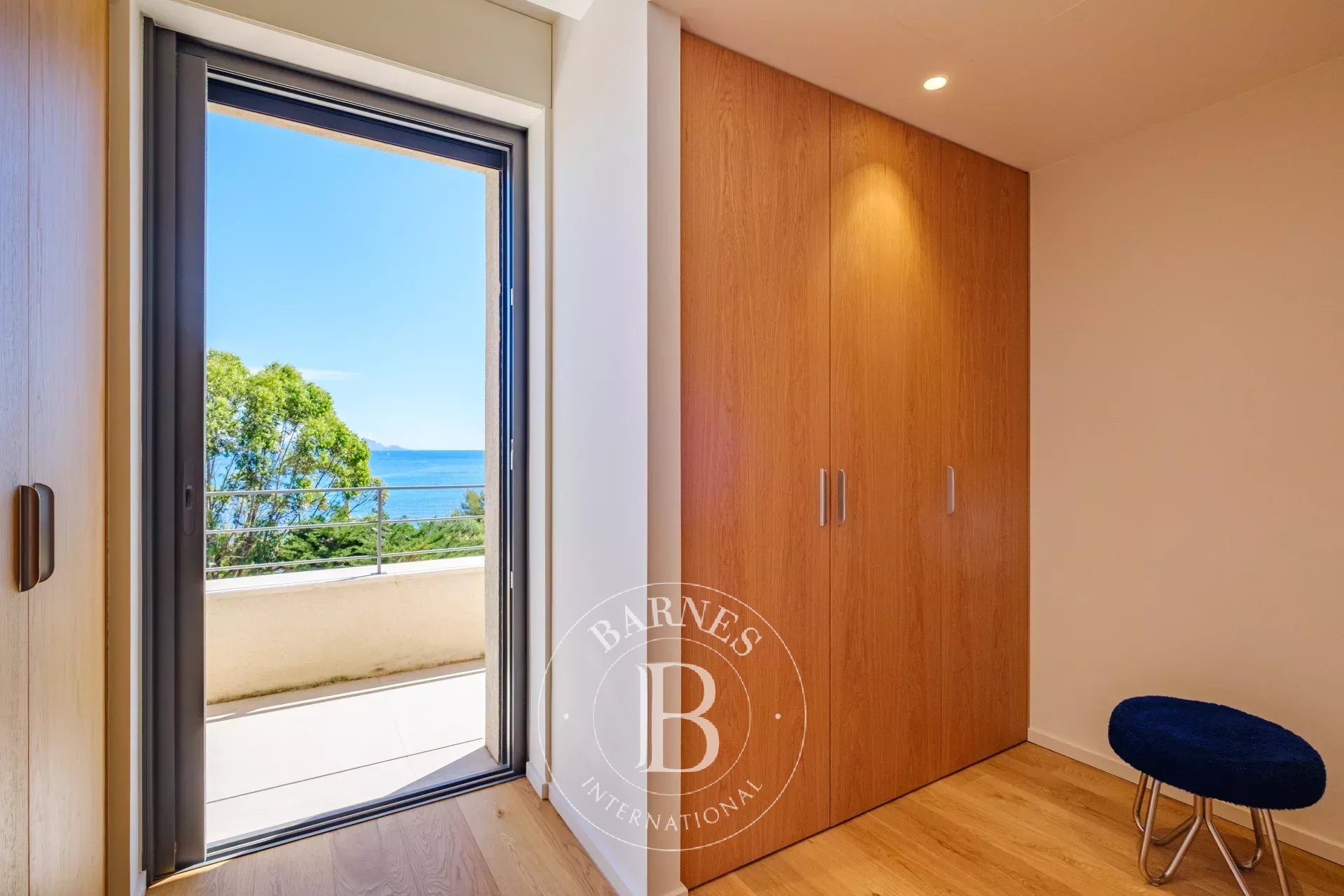 EXCLUSIVITÉ - SAINTE-MAXIME - VILLA  - 5 CHAMBRES - PISCINE - VUE MER