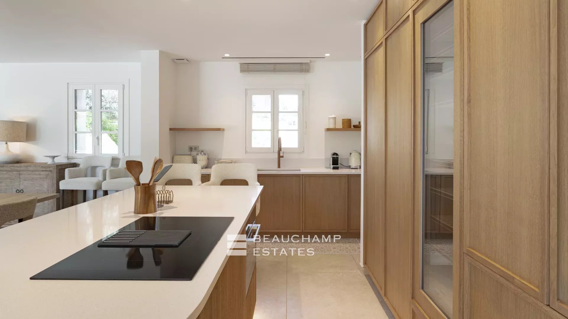 Sublime villa neuve à pieds du centre de Saint-Tropez et de la plage