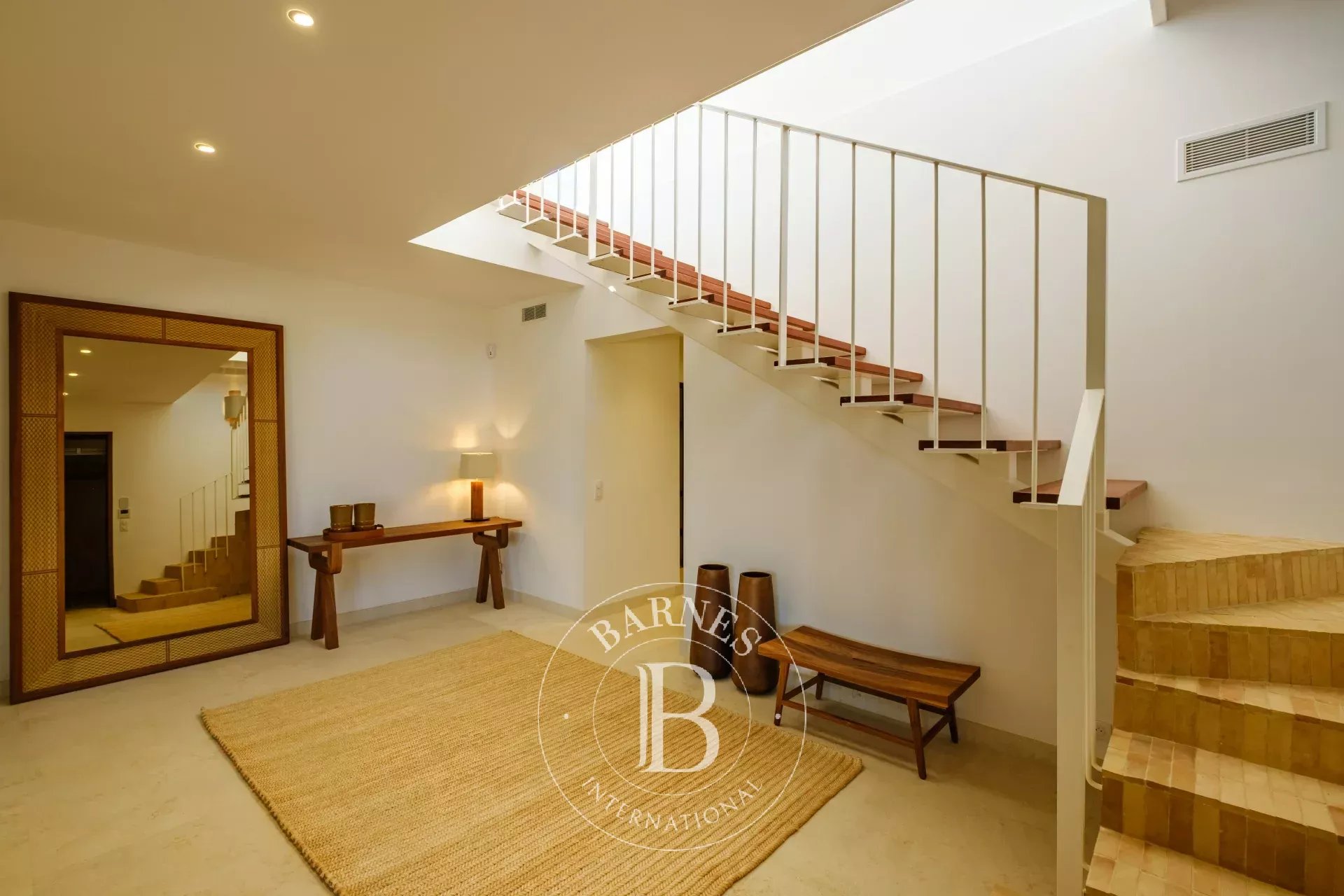 SAINTE-MAXIME – VILLA CONTEMPORAINE AVEC VUE MER