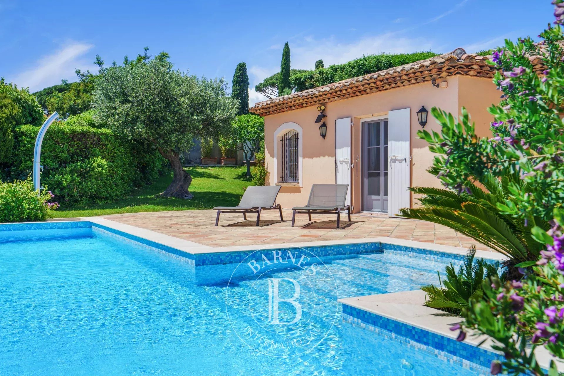 SAINTE-MAXIME - VILLA PROVENÇALE DE PLAIN-PIED - VUE MER - DOMAINE PRIVÉ