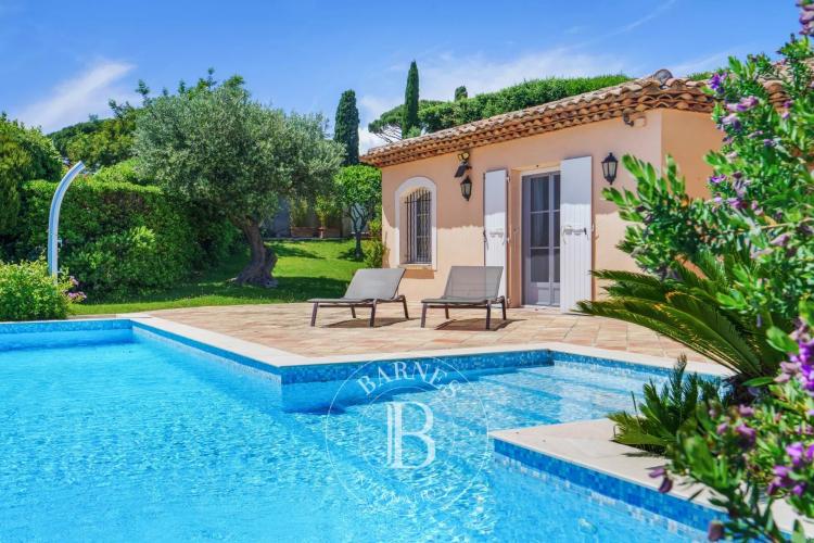 SAINTE-MAXIME - VILLA PROVENÇALE DE PLAIN-PIED - VUE MER - DOMAINE PRIVÉ