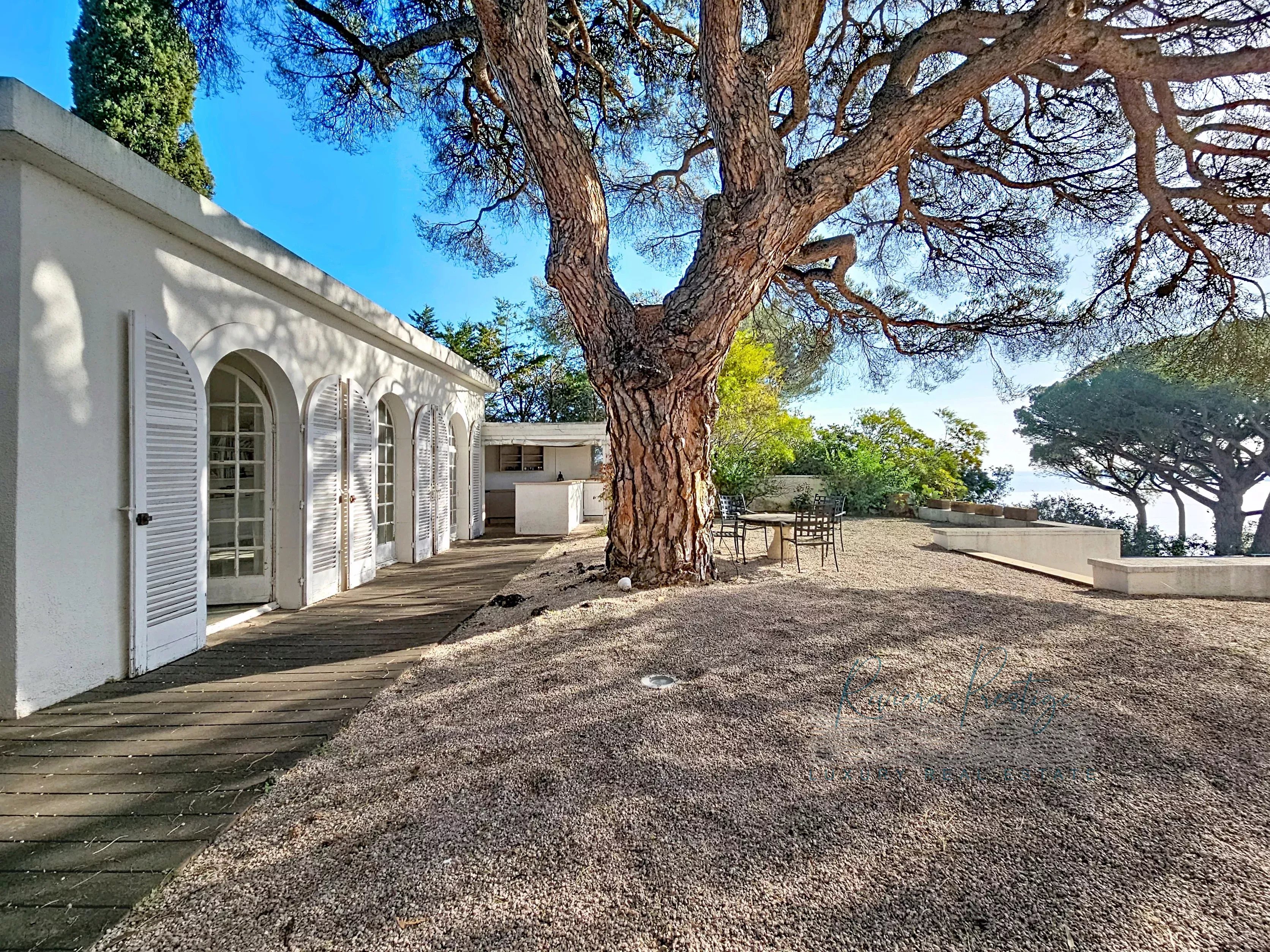 Propriété de caractère avec vue mer panoramique sur le Golfe de Saint-Tropez