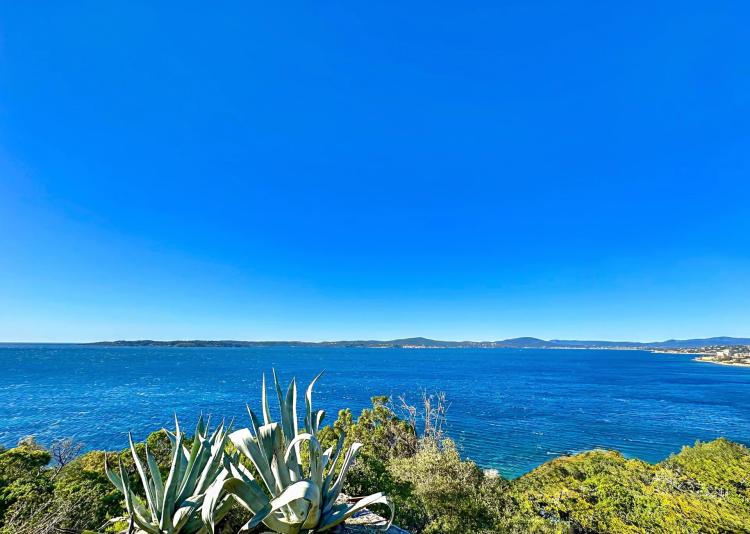 Terrain vue mer panoramique à vendre à Sainte-Maxime