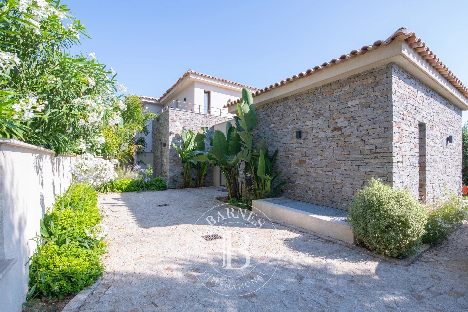 EXCLUSIVITÉ - SAINTE-MAXIME - VILLA  - 5 CHAMBRES - PISCINE - VUE MER