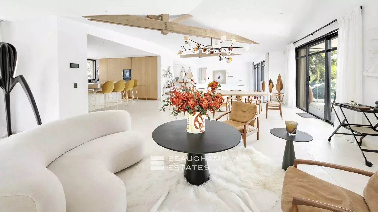 Villa contemporaine ultra luxueuse dans le prestigieux domaine des Parcs de Saint-Tropez.