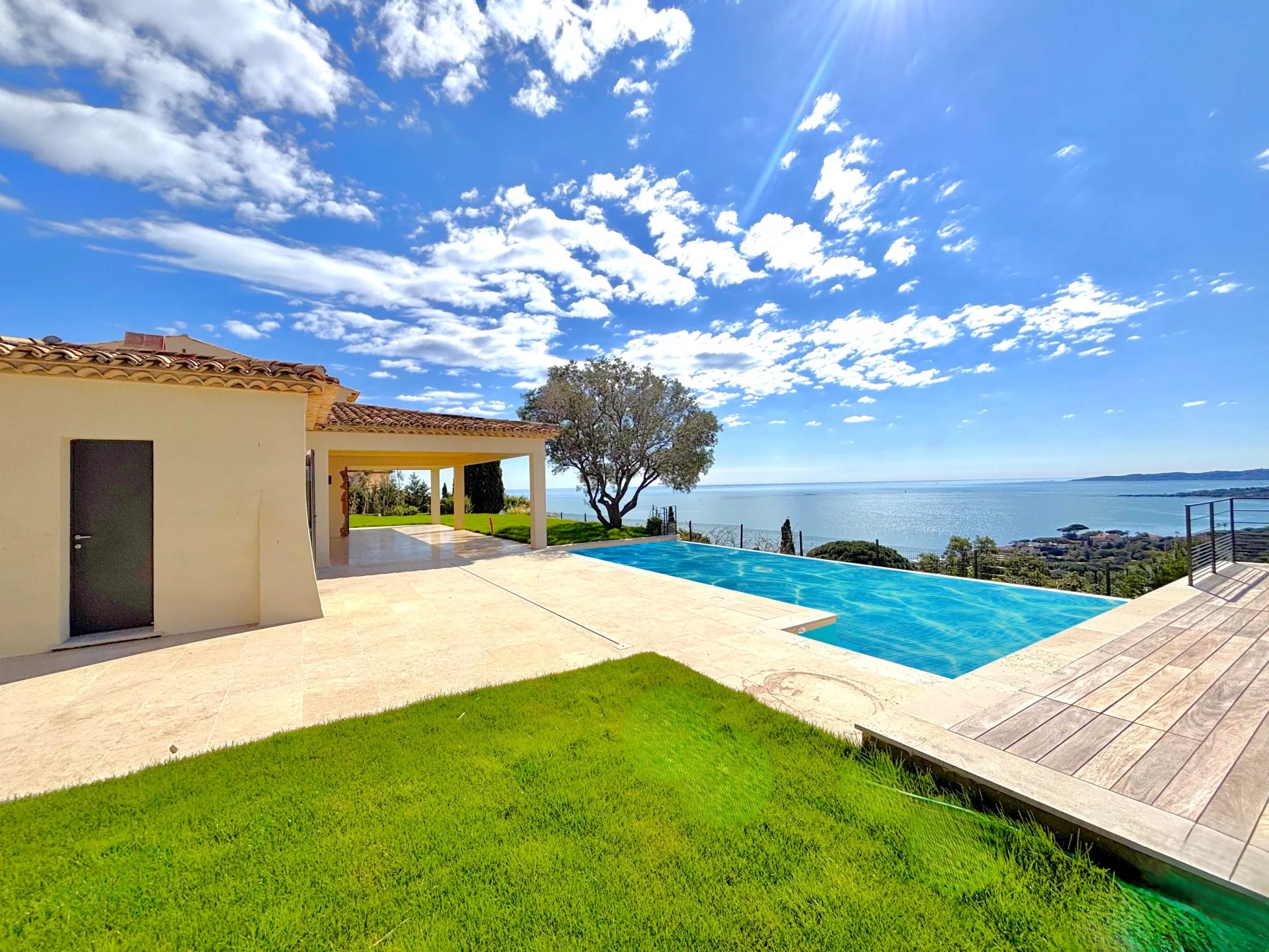 Villa vue mer panoramique à vendre à La Nartelle
