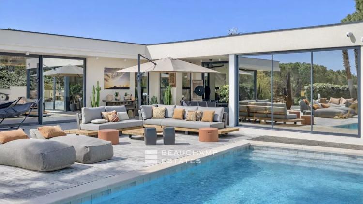 Villa contemporaine intimiste de luxe à pieds des plages de Pampelonne