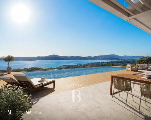 GRIMAUD – VILLA CONTEMPORAINE D'EXCEPTION – VUE MER PANORAMIQUE – DEUX PISCINES