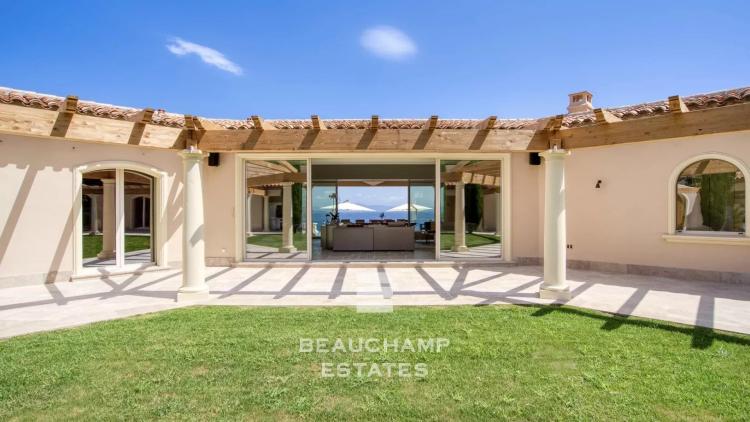Villa provençale ultra-luxueuse située dans le prestigieux domaine des Parcs de Saint-Tropez