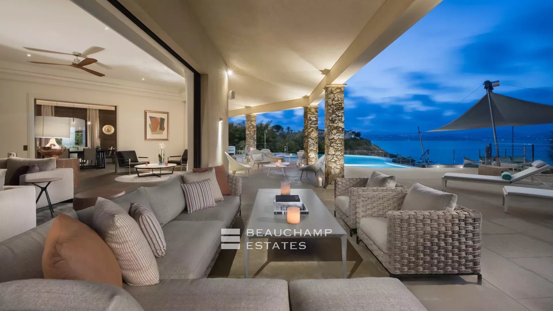 Villa pieds dans l'eau au coeur du domaine des Parcs de Saint-Tropez