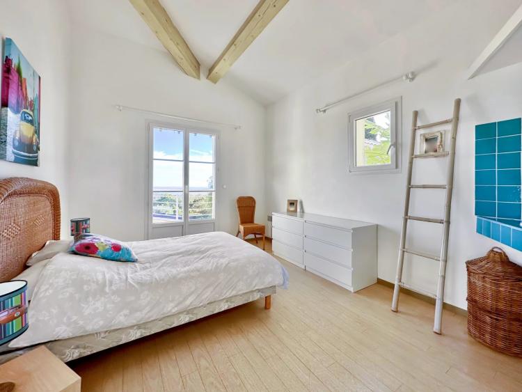 Villa vue mer à vendre proche du centre de La Croix-Valmer