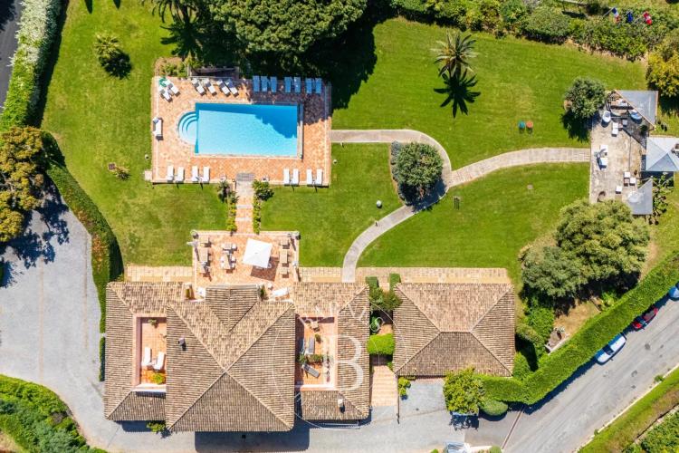 GRIMAUD - PROPRIÉTÉ DE PRESTIGE - VUE MER PANORAMIQUE
