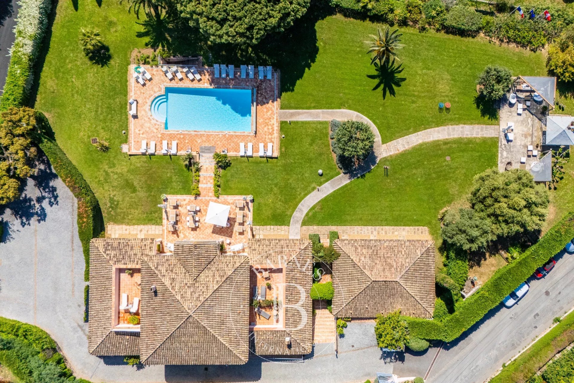 GRIMAUD - PROPRIÉTÉ DE PRESTIGE - VUE MER PANORAMIQUE