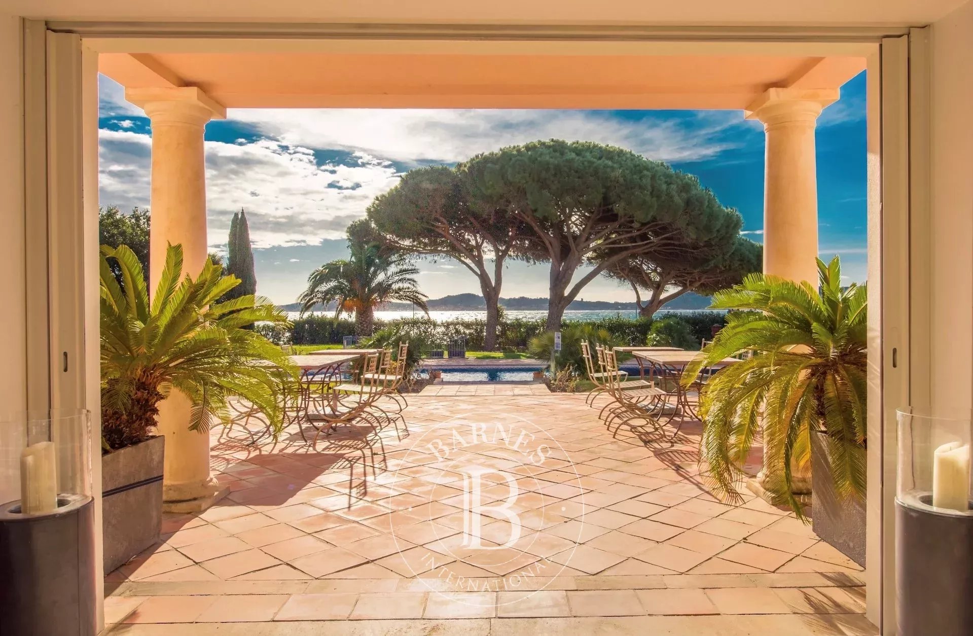 GRIMAUD - PROPRIÉTÉ DE PRESTIGE - VUE MER PANORAMIQUE