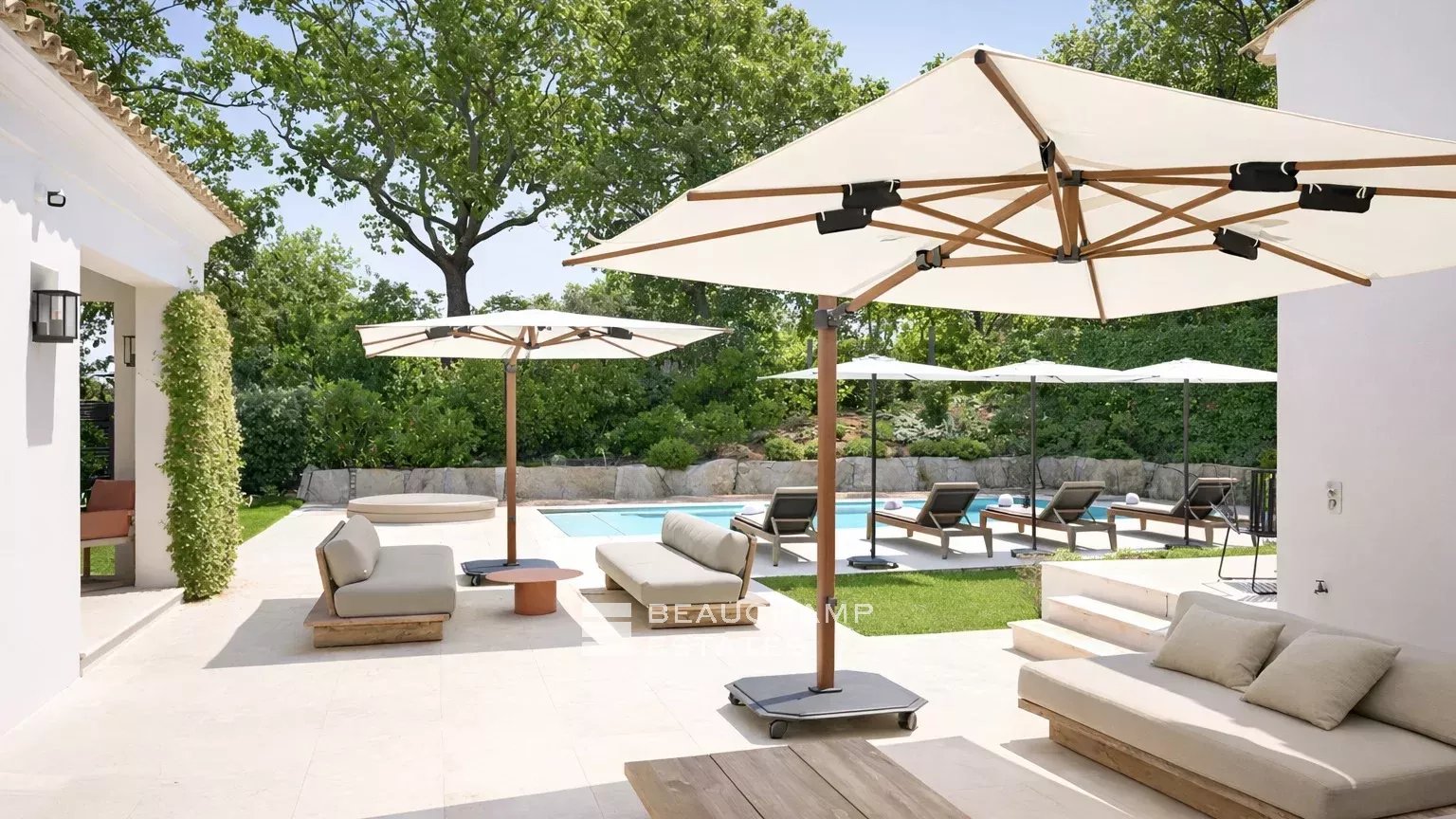 Somptueuse villa au coeur de Saint-Tropez, à pieds de la place des Lices