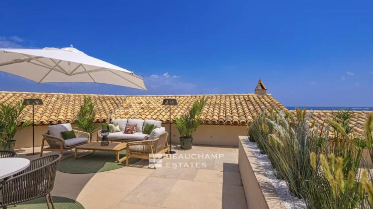 Villa pieds dans l'eau au coeur du domaine des Parcs de Saint-Tropez