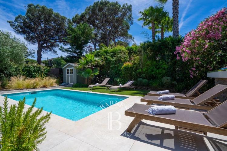 SAINT-TROPEZ - DOMAINE PRIVE - MAISON AVEC 4 CHAMBRES ET PISCINE