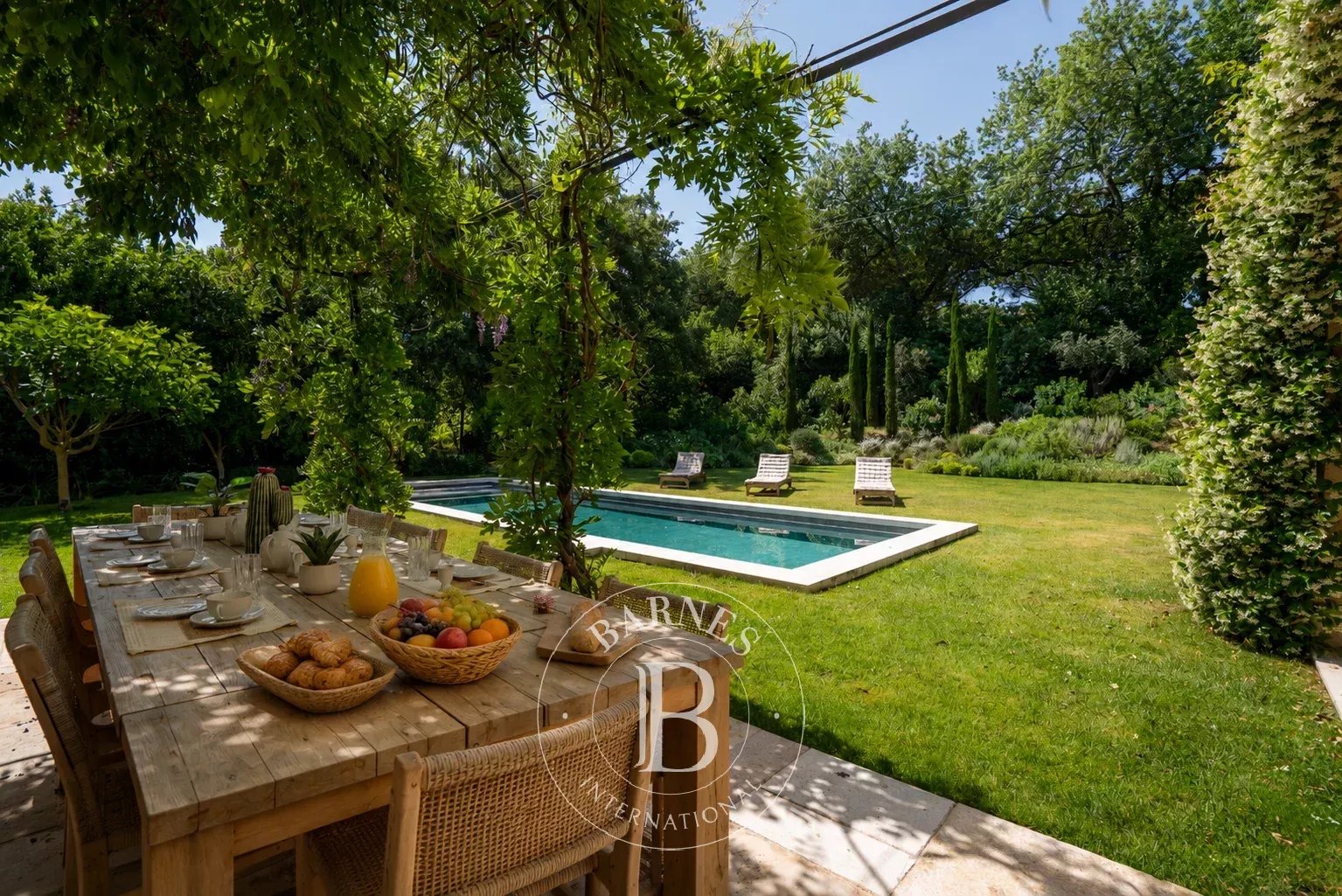 SAINT-TROPEZ – VILLAGE À PIED – PROPRIÉTÉ DE DEUX VILLAS