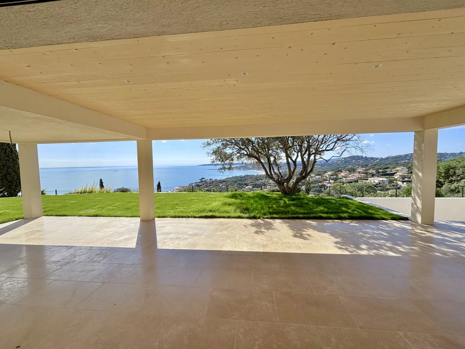 Villa vue mer panoramique à vendre à Sainte-Maxime