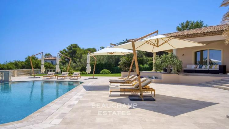 Villa provençale ultra-luxueuse située dans le prestigieux domaine des Parcs de Saint-Tropez