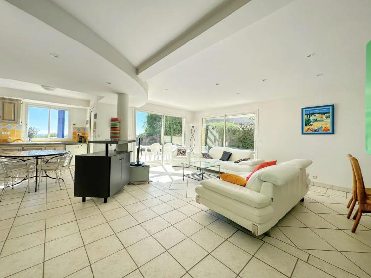 Villa vue mer à vendre proche du centre de La Croix-Valmer