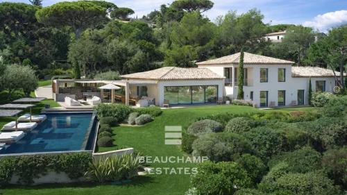 Saint-Tropez Les parcs - Propriété prestigieuse avec accès direct à la mer