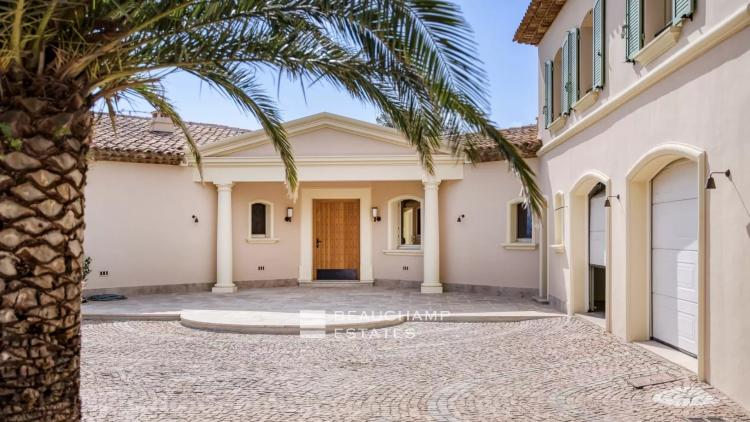 Villa provençale ultra-luxueuse située dans le prestigieux domaine des Parcs de Saint-Tropez