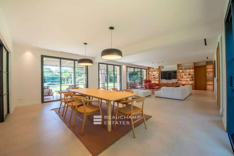 Villa neuve au coeur des Parcs de Saint-Tropez