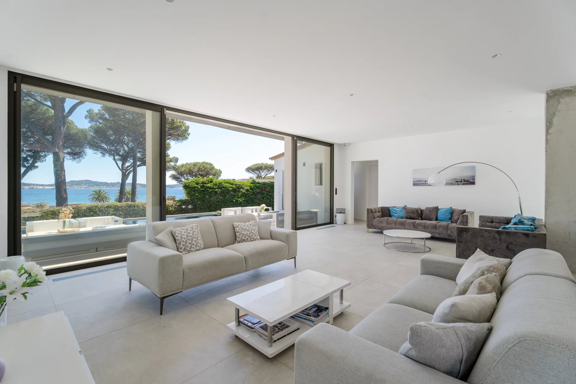 Villa vue mer panoramique à vendre à pied des plages
