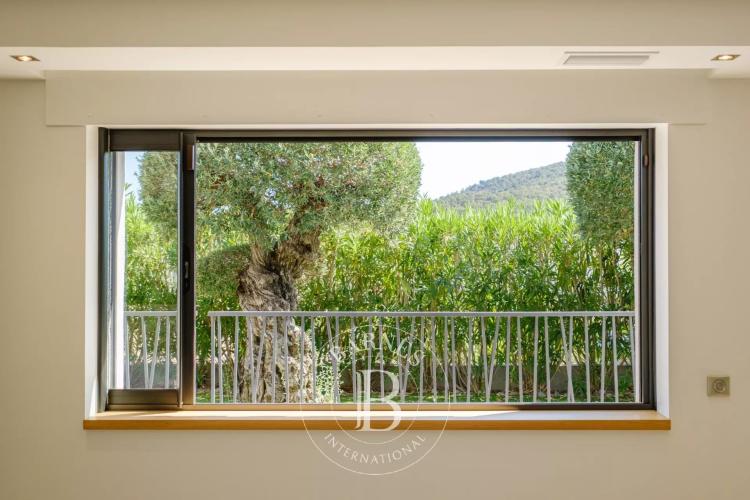 SAINTE-MAXIME - VILLA RÉCENTE - 5 CHAMBRES
