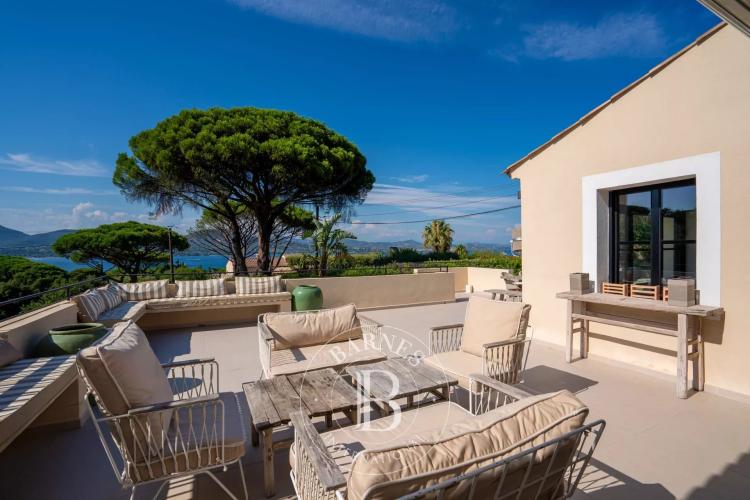 PROCHE DE SAINT TROPEZ - GASSIN - DOMAINE PRIVE - VUE MER