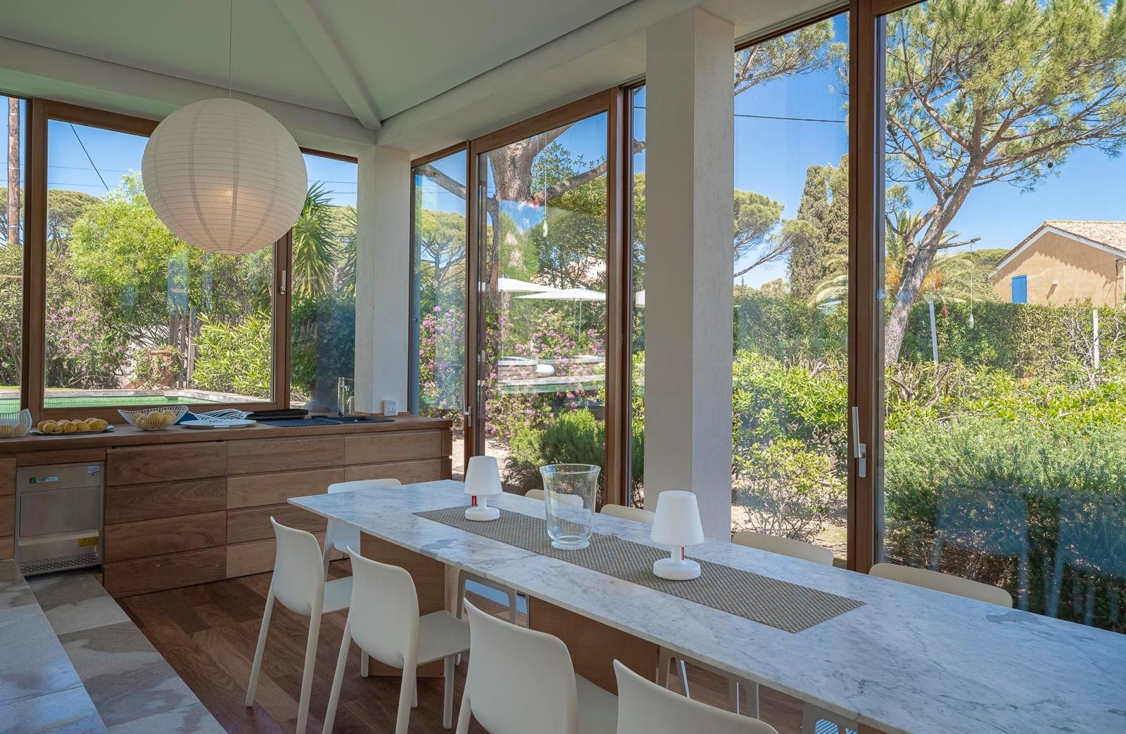 Saint-Tropez – Route de Tahiti – Villa de cinq chambres avec piscine en location saisonnière