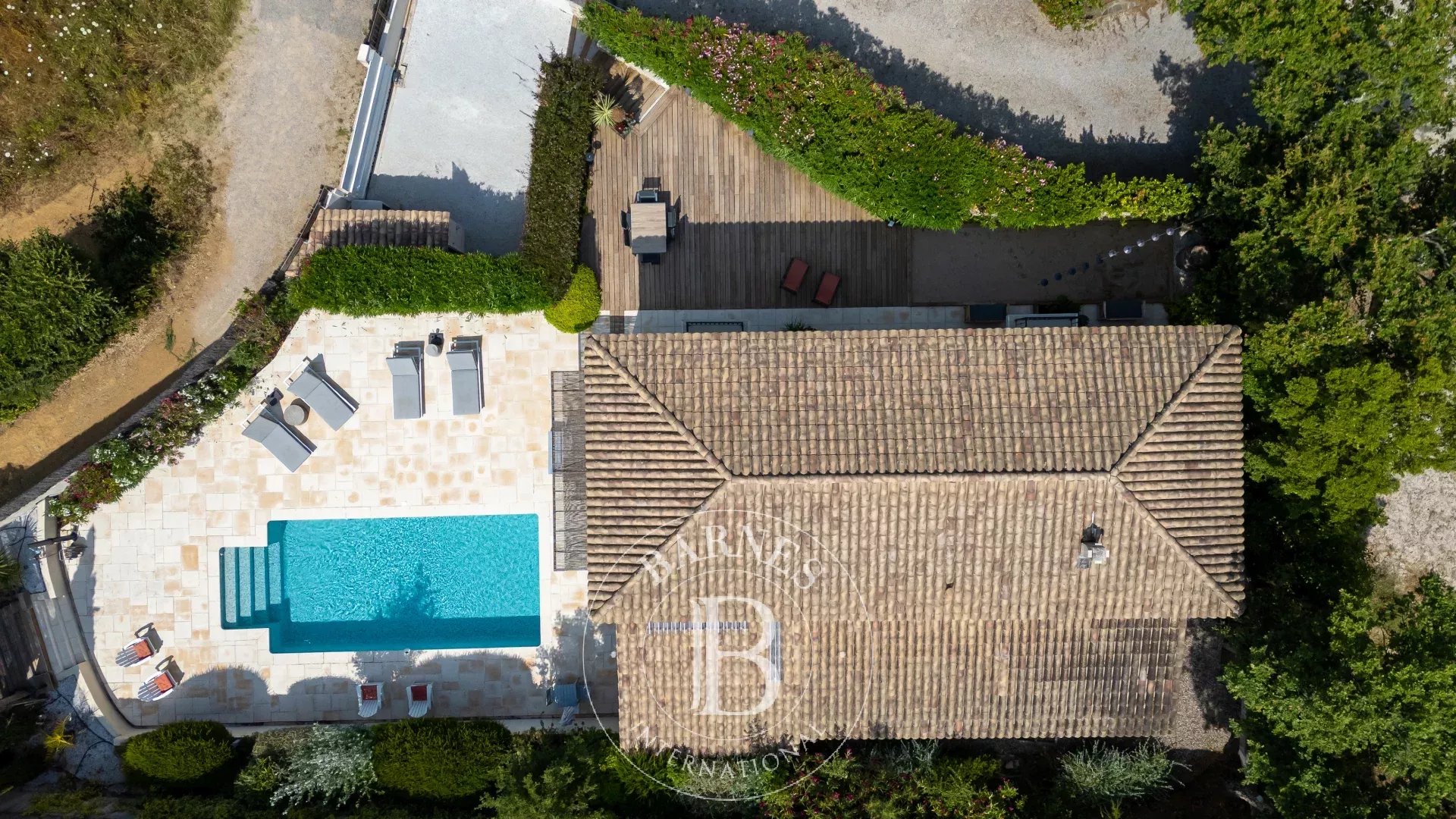 GOLFE DE SAINT TROPEZ - COGOLIN - VILLA RENOVEE - VUE DEGAGEE