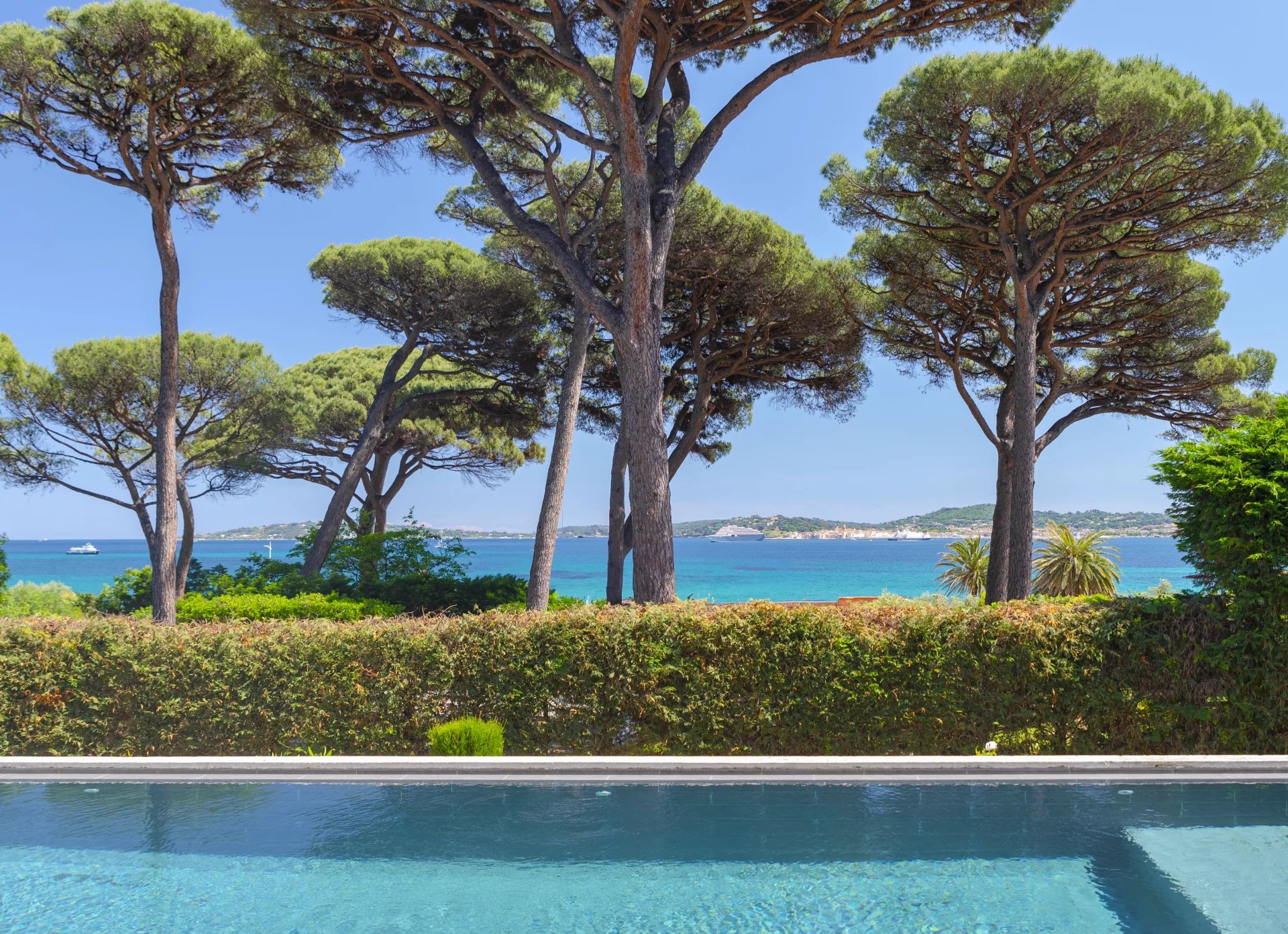 Villa vue mer panoramique à vendre à pied des plages